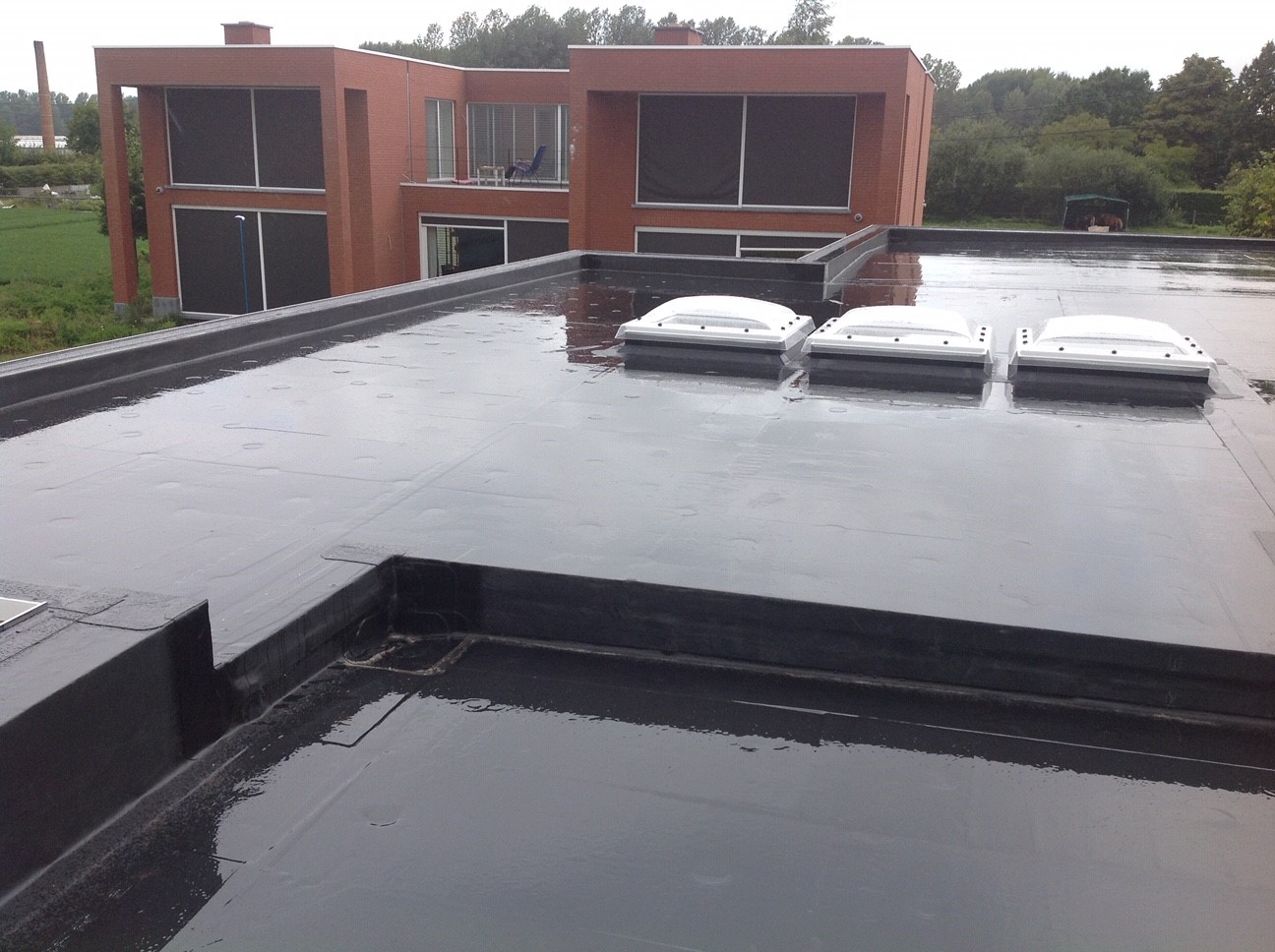 EPDM roofing membrane application