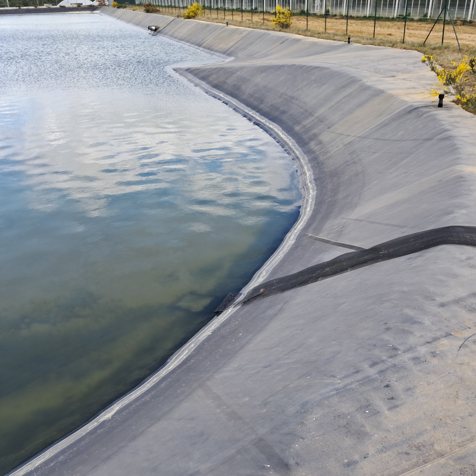 EPDM lining system for water containment